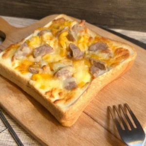 【榮冠】白醬鴨肉丸厚片披薩