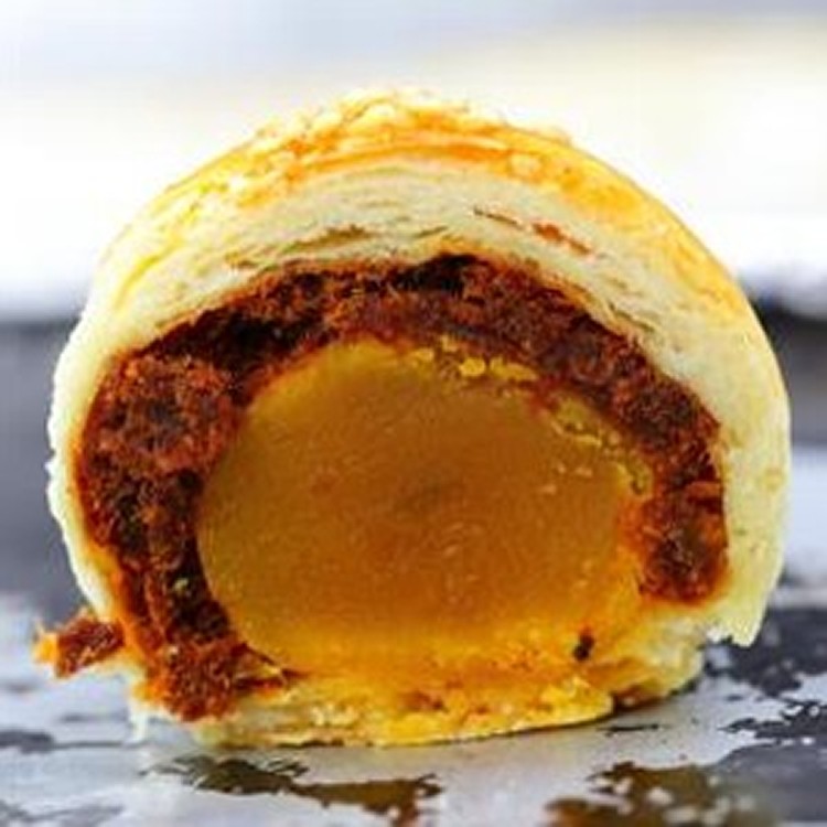 牛肉蛋黃酥