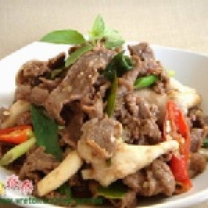 辣炒牛肉 E6 特價：$150