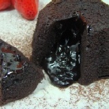 超夯【熔岩巧克力蛋糕】2入 開團成團不限金額送主購日本超夯~比利時65﹪生巧克力禮盒10入1盒