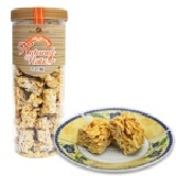 養生杏仁酥(罐裝) 黃金比例的糖加上特選美國加州優質杏仁，純以杏仁片製作，香氣獨特且口感酥脆，讓您愛不釋手一口接著一口