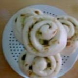 蔥花卷 蔥花卷 特價：$6