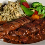 沙朗牛排-附 紅酒黑胡椒醬 (每組2份)