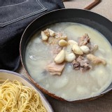 （蒜頭土雞）秘製拉麵 兩人份一組。有湯有料，吃得飽也吃得巧