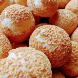 鮮奶慕斯菠蘿泡芙 冷凍、冷藏皆宜 8個/盒（抹茶 巧克力 檸檬 乳酪）解凍造成外皮軟榻，可氣炸鍋高