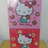北日本hello kitty餅乾盒，共兩款