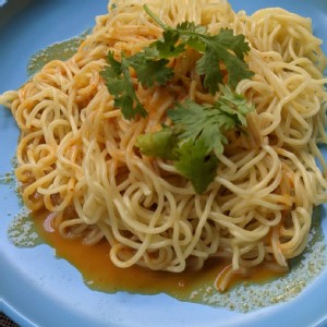 新加坡叻沙 醬創意乾麵 水煮2分鐘（冷凍可直接下鍋）