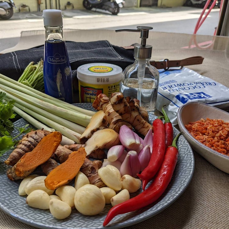 新加坡叻沙醬100g/盒，可加4倍水稀釋。