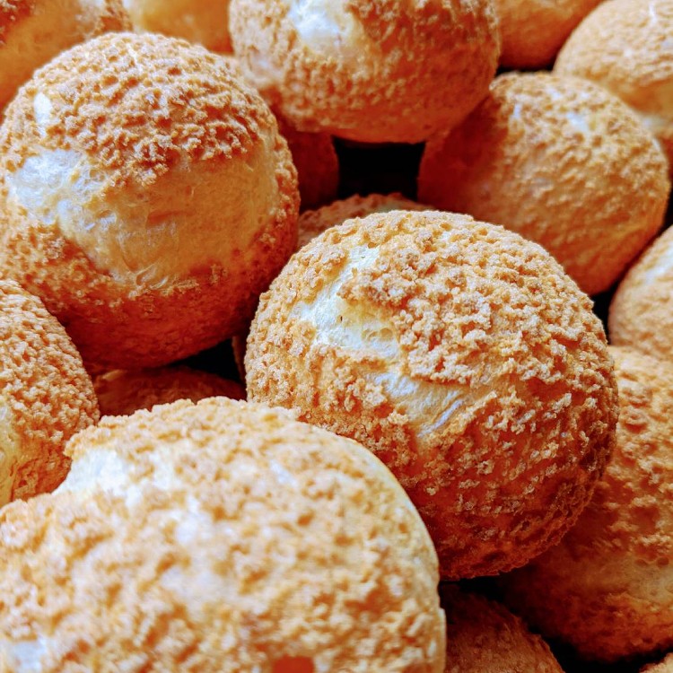 鮮奶慕斯菠蘿泡芙 冷凍、冷藏皆宜 8個/盒（抹茶 巧克力 檸檬 乳酪）解凍造成外皮軟榻，可氣炸鍋高