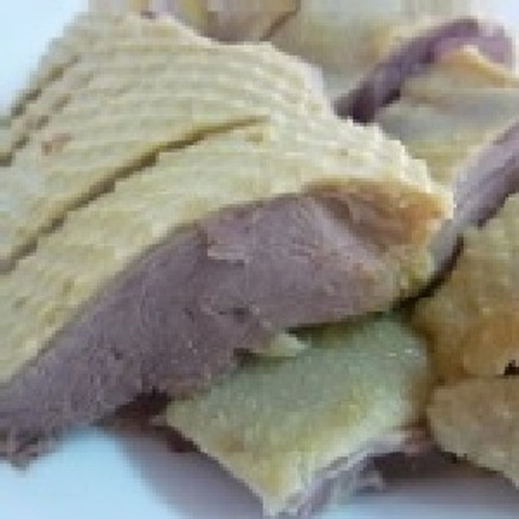 南京桂花鹽水鴨 ---半隻 【道地南京人遵循古法製作的道地南京鹽水鴨】 皮白、肉嫩、骨頭香