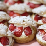 草莓泡芙(2入) 特價：$48