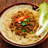 麵師傅北京炸醬麵 特價:$27 麵師傅北京炸醬麵 特價:$27