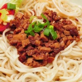 麵師傅(辣味)北京炸醬麵 辣味肉燥炸醬香+麵香Q勁=絕配