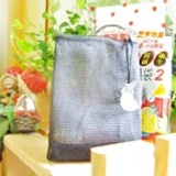 竹炭香皂袋 將手工皂裝入香皂袋內使用 更容易搓出泡沫 也更節省用量唷 特價：$20