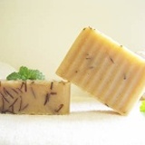 迷迭百里香草本洗髮皂 中性、油性頭皮 迷迭香精油 特價：$120