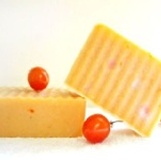 初夏淨白新品上市 蕃茄蜜優格淨白緊緻皂 ↘夏日鮮果祭~淨白新選擇一般肌、混合肌 含新鮮蕃茄、蜂蜜、優格 苦橙葉精油、葡萄柚精油