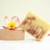 招桃花~桃花美人心機皂~ 搬家現貨出清破盤價↘58折 淡淡的蜜桃香氛 搭配粉紅石泥 讓您沐浴在甜美的氛圍中