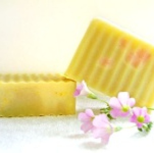 初夏新品上市~蘆薈蜂蜜檸檬淨白舒緩皂