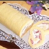 麥工房-草莓蛋糕捲 【麥工房】純手工天然食材為主　包裹著新鮮現採大湖草莓,凡訂購即贈送50g手工核果綜合餅乾