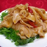 【漢方麻香脆腸】 真空包裝‧辣的喔‧每包約 90公克 特價：$43