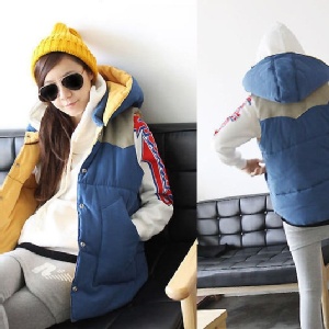 F005 拼色連帽背心 特價：$435