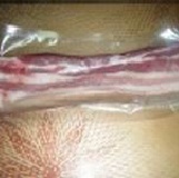 黑豬帶皮三層肉（1斤／袋）