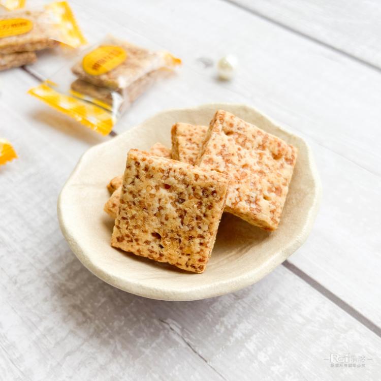 【巧益】脆皮澎鬆鹹蛋黃方格酥(原味&鹹蛋黃)(150g)