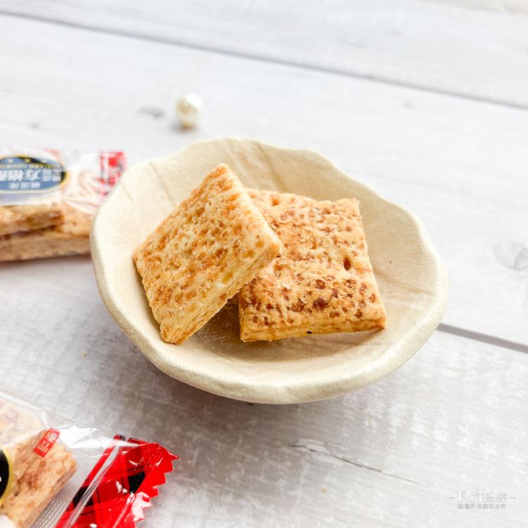 【巧益】脆皮澎鬆鹹蛋黃方格酥(原味&鹹蛋黃)(150g)