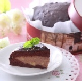 金莎波士頓蛋糕 (採用比利時72%苦甜巧克力搭配牛奶巧克力和果仁~~~強力推薦) 特價：$108
