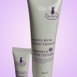 白麝香植萃護手霜 特價：$280