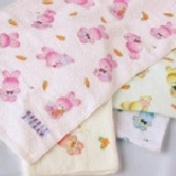 可愛小白兔童巾 剪絨處理 手感輕柔 最適合小朋友使用喔!