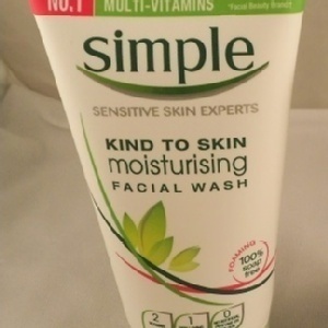 英國SIMPLE保濕洗面乳