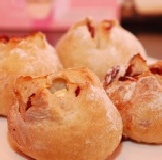 驚夏乳酪球 進口麵粉、老麵、天然酵母、頂級乳酪、蔓越莓 特價：$30