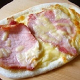 巴黎火腿起司Pizza (香草橄欖餅皮) 特價：$52