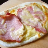 巴黎火腿起司Pizza 特價：$52