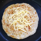 (蔥阿伯)乳酪拔絲抓餅 特價：$188