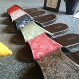 經典系列-室內拖鞋-橡膠鞋底-皮拖-光年 特價：$88