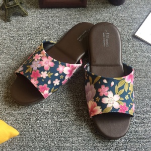 品味系列-橡膠抗滑鞋底-室內拖鞋-豐華-櫻花盛宴(藍)