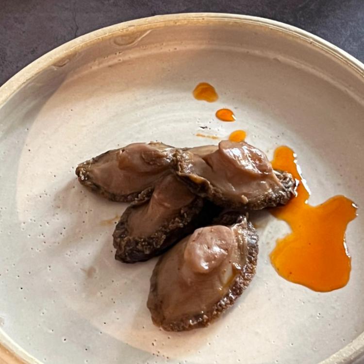 【滿滿】滿滿來一口-鮑魚來一口