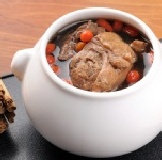 ＊加味四物燉雞湯-獨享盅＊ ＊四物滑入喉頭的香氣與口感加上入味放山雞！試試看，絕對會愛上-420g+-5%