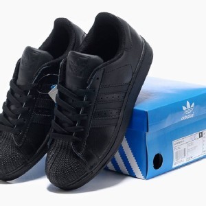Adidas貝殼頭板鞋全黑(男女款)