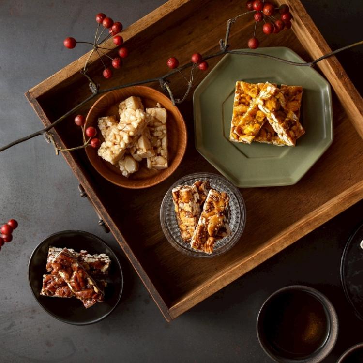 【無二】粉漾年華禮盒(臻選系列)(附提袋)