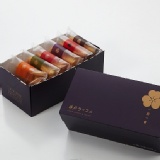 奶油鬆餅禮盒-綜合(共六種口味) 香Q鬆餅夾上各式濃醇的頂級歐洲奶油餡料！是下午茶的絕佳選擇