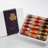 奶油鬆餅禮盒-綜合(共六種口味) 香Q鬆餅皮夾上各式濃醇的餡料！是下午茶的絕佳選擇