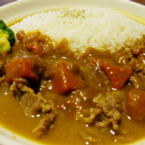 咖哩牛肉飯(含飯) 本店全面10/1~15限時6折特價中 特價：$78