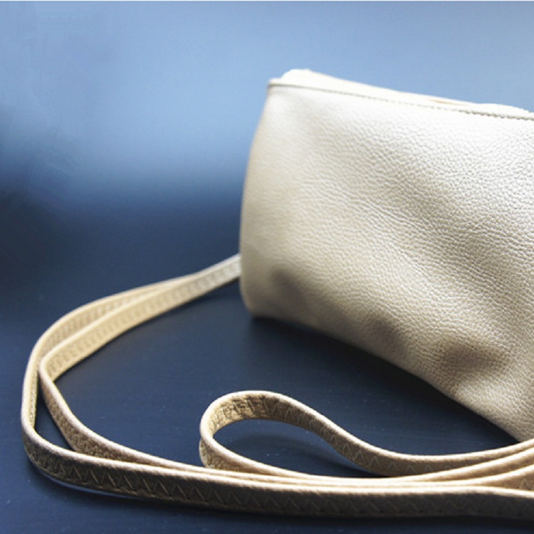 淘寶多夾層側背包