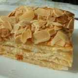 「口感王」拿破崙杏仁派 採用美國加州原裝進口藍鑽杏仁片精心烘培出的超級美味！(1包2個! 10包200元喔!)