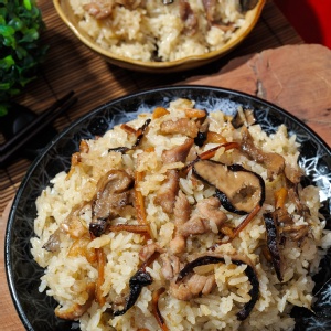 鹿港阿國師-豬肉油飯 特價：$29