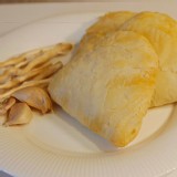 意緣食品行李箱盒12入裝蒜香酥 特價：$165