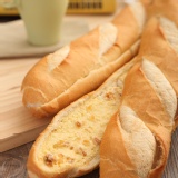 國寶荔緻園-蒜粒麵包